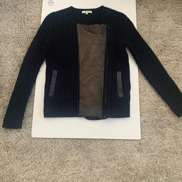 Madewell Cardigan 100% Merino Wool in Navy XS. - Picture 5 of 8